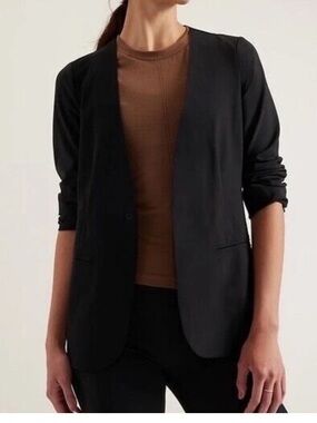 Athleta Avenue Black one snap Long-Sleeve  super soft Blazer size 10